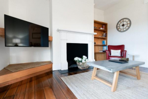 Timeless Elegance with City Views Wi-Fi & Parking